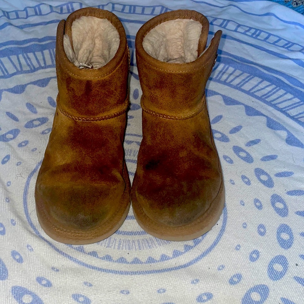 Girls Ugg Boots Size 2